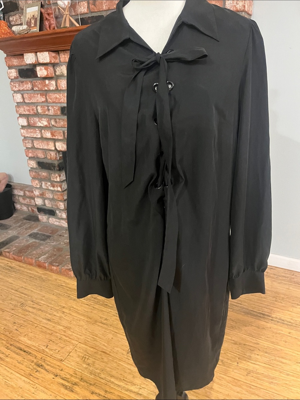 Elie Tahari Black Long-Sleeve Tie-Front Dress
